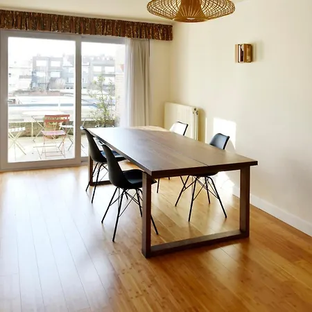 Family House, 150m From The Beach, 2 Parking Lots! Дом отдыха