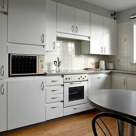Дом отдыха Family House, 150m From The Beach, 2 Parking Lots!