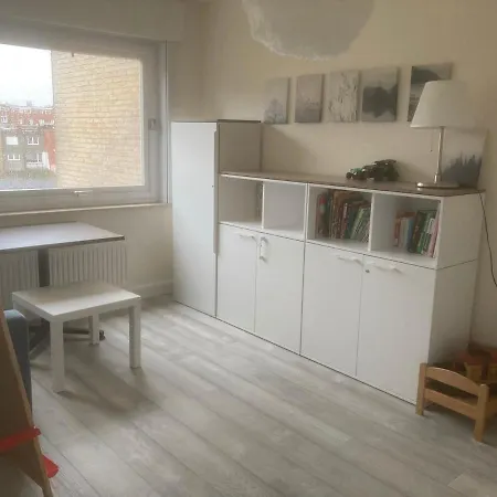 Family House, 150m From The Beach, 2 Parking Lots! Дом отдыха Бланкенберге