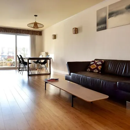 Family House, 150m From The Beach, 2 Parking Lots! * Бланкенберге