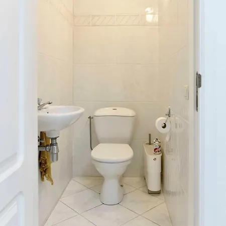 Дом отдыха Family House, 150m From The Beach, 2 Parking Lots!