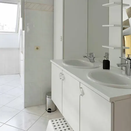 Дом отдыха Family House, 150m From The Beach, 2 Parking Lots! *